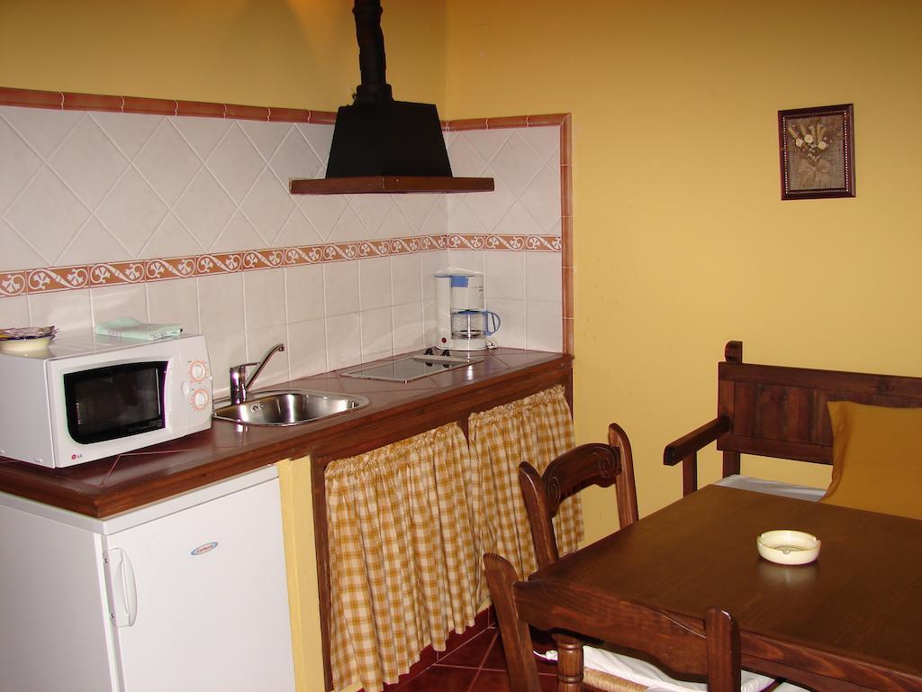 La Boticaria Casa Rural Apartamento Descargamaría Chambre photo