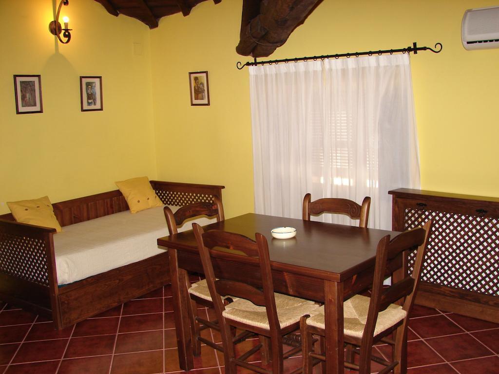La Boticaria Casa Rural Apartamento Descargamaría Chambre photo